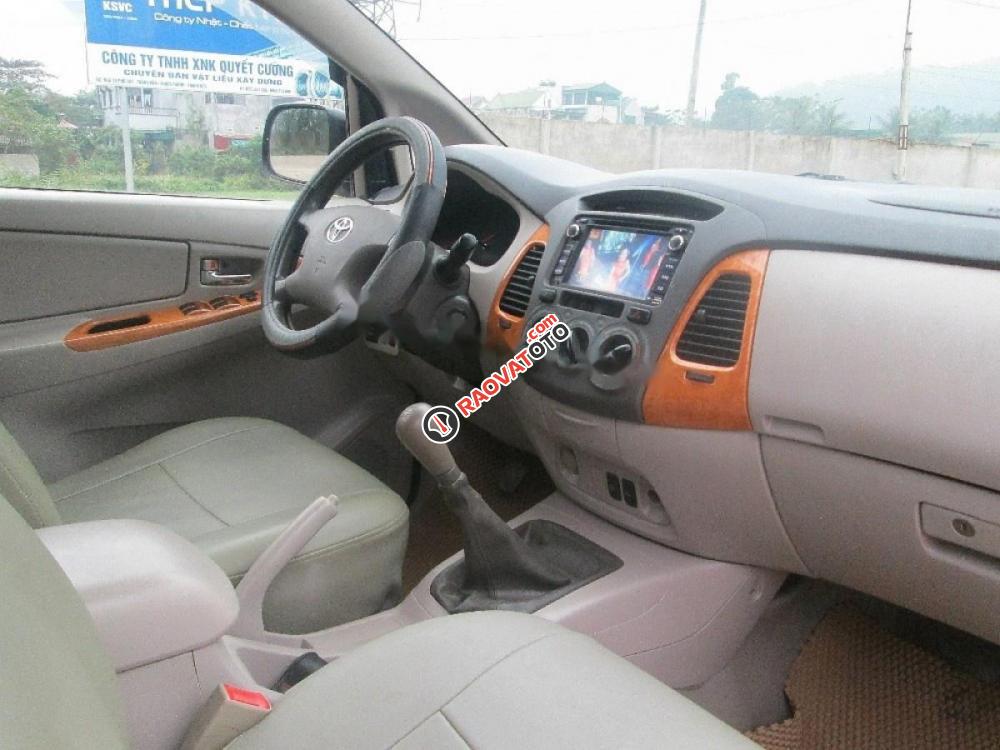 Bán xe Toyota Innova G 2010, màu bạc chính chủ-9