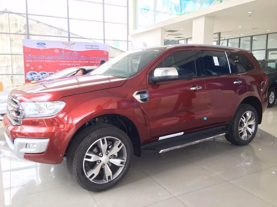 Bán xe Ford Everest đời 2017, màu đỏ, nhập khẩu chính hãng-2