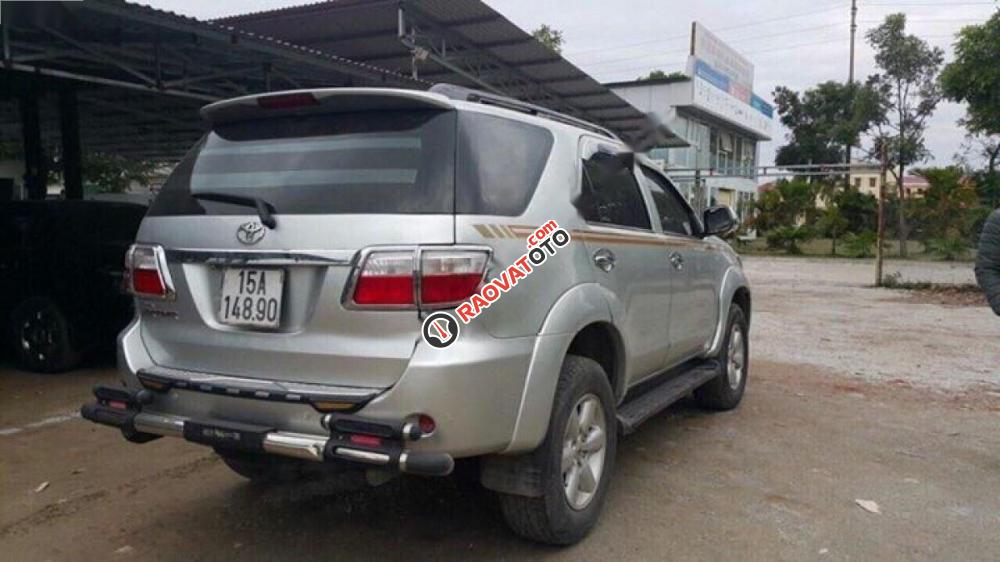 Bán xe Toyota Fortuner 2.7V 4x4 AT đời 2009, màu bạc số tự động-4