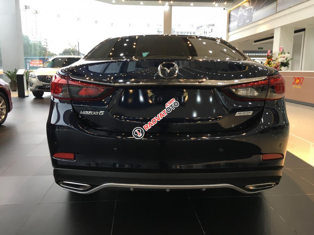 Mazda Phạm Văn Đồng có sẵn xe Mazda 6 2.0 Premium 2017, hỗ trợ trả góp 90% xe - LH 0977.759.946-6