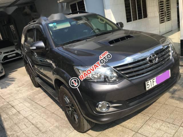 Cần bán xe Toyota Fortuner MT đời 2016 xe gia đình-1