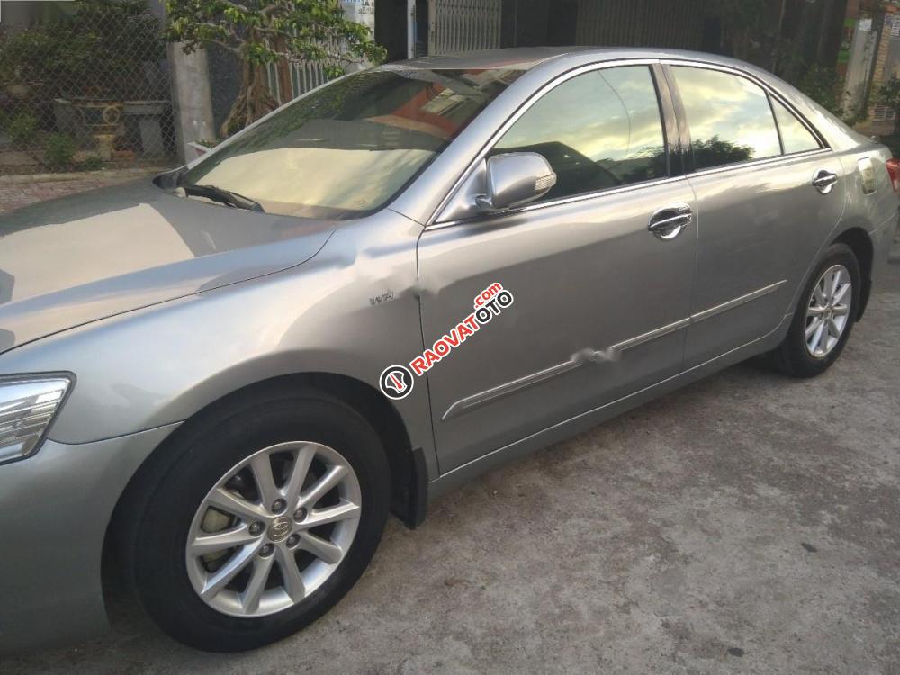 Cần bán lại xe Toyota Camry 2.4G đời 2010, màu xám chính chủ-1