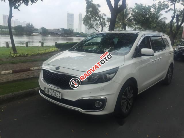 Cần bán xe Kia Sedona đời 2016, màu trắng-1