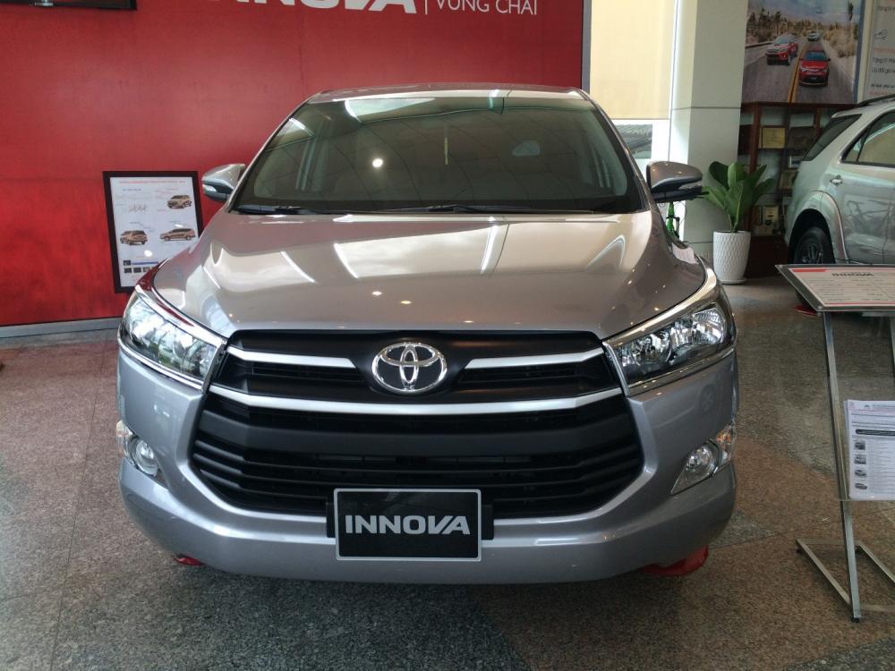 Bán Toyota Innova đời 2017, màu xám, xe nhập-3