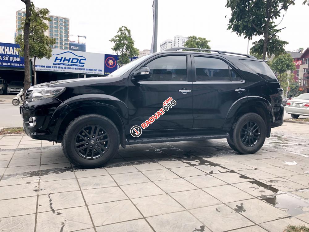 Fortuner 2.7V đời 2015 màu đen form mới, xe đẹp-11