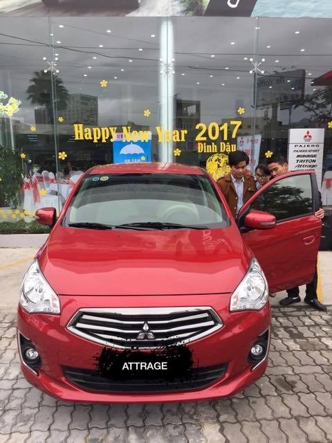 Bán Mitsubishi Attrage đời 2017, màu đỏ, nhập khẩu-1