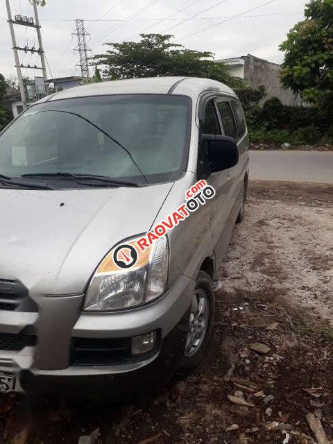 Bán ô tô Hyundai Starex đời 2004, màu bạc số sàn-1