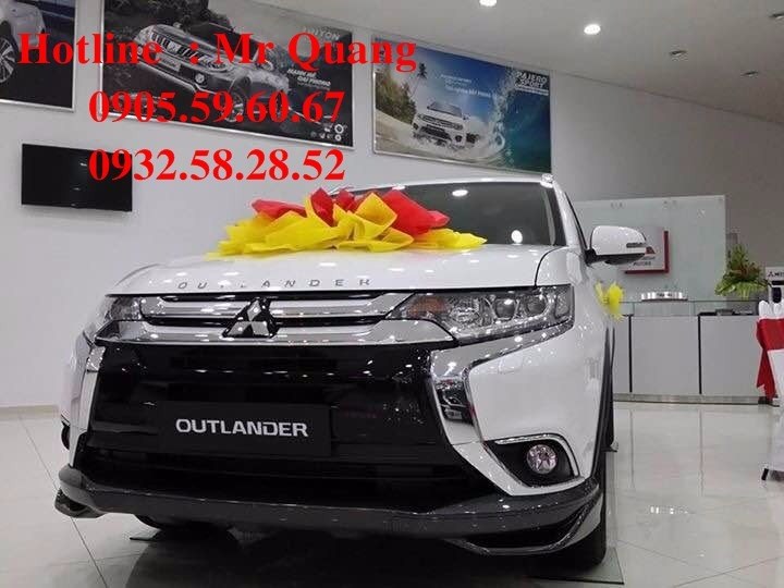 Bán Mitsubishi Outlander đời 2017, màu trắng, nhập khẩu-1