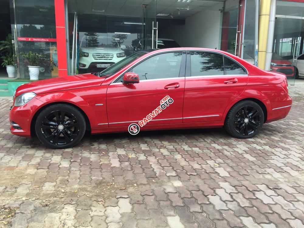 Cần bán Mercedes C200 đời 2011, màu đỏ-0