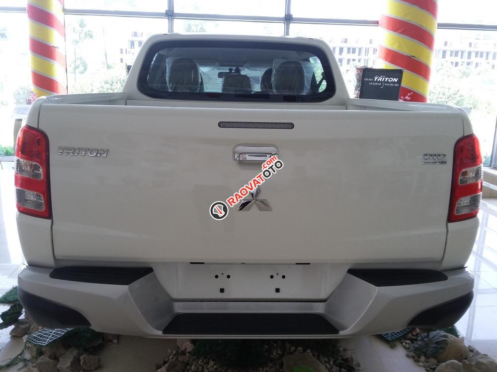 Bán xe Mitsubishi Triton 4x2AT đời 2017, màu trắng, nhập khẩu, giá tốt tại Quảng Nam, LH Quang 0905596067-3