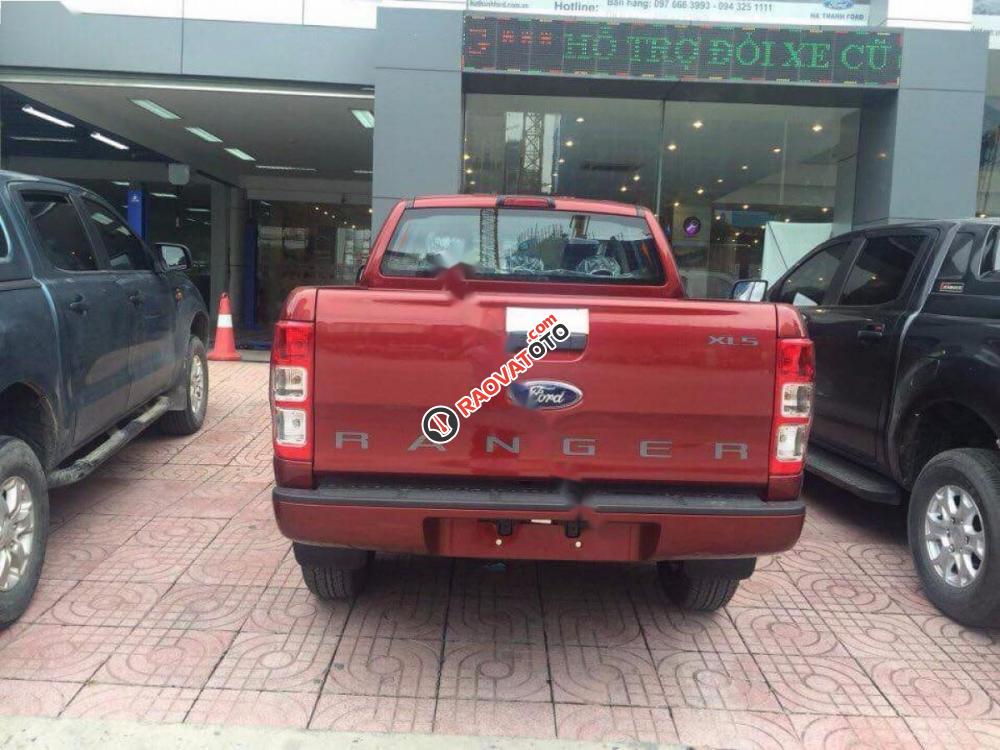 Bán xe Ford Ranger XLS 2.2L 4x2 MT đời 2017, màu đỏ, nhập khẩu nguyên chiếc, 644tr-2