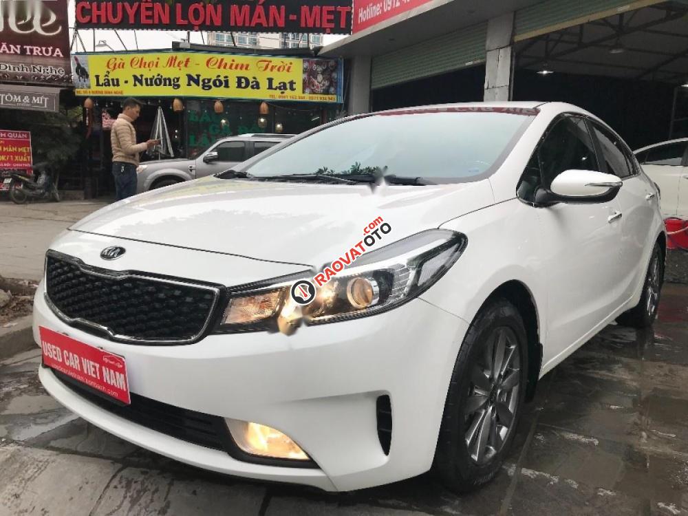 Cần bán gấp Kia Cerato 1.6 MT năm 2017, màu trắng-3