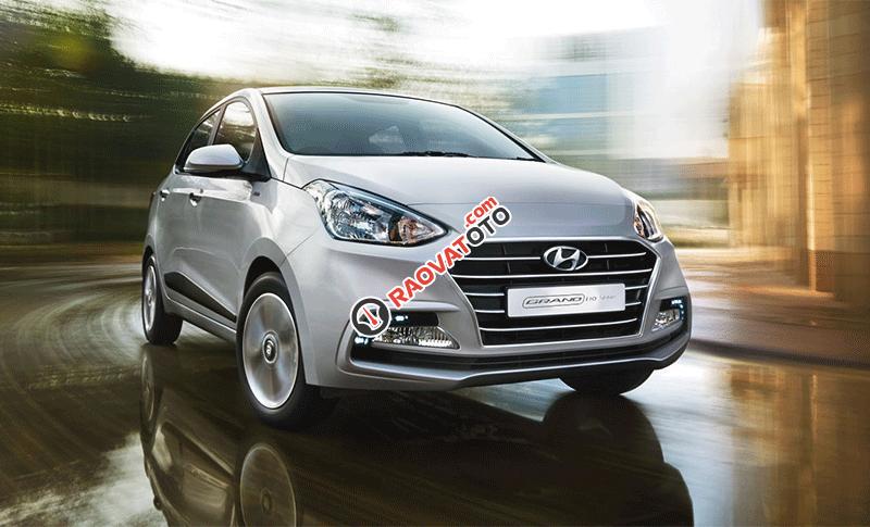 Cần bán Hyundai Grand i10 1.2AT đời 2017, màu bạc-0