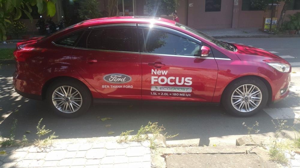 Bán Ford Focus đời 2017, màu đỏ, nhập khẩu -3