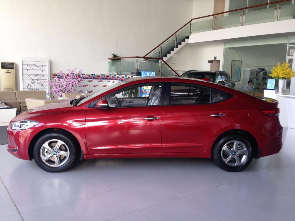 Bán Hyundai Elantra đời 2017, màu đỏ, nhập khẩu chính hãng-4