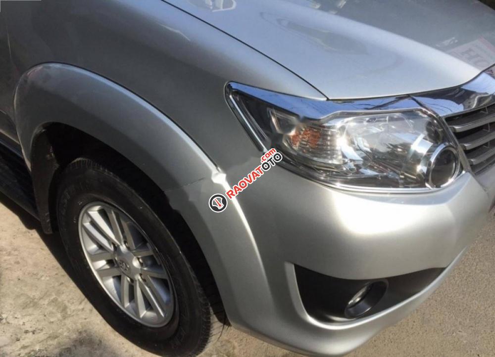 Cần bán xe Toyota Fortuner 2.7V 4x2 đời 2014, màu bạc, giá chỉ 795 triệu-0