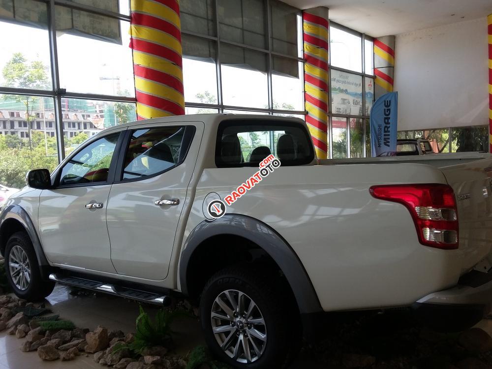 Bán xe Mitsubishi Triton 4x2AT đời 2017, màu trắng, nhập khẩu, giá tốt tại Quảng Nam, LH Quang 0905596067-1