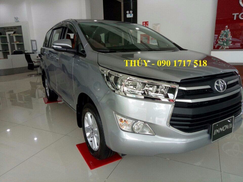 Cần bán xe Toyota Innova đời 2017, màu bạc, xe nhập-1