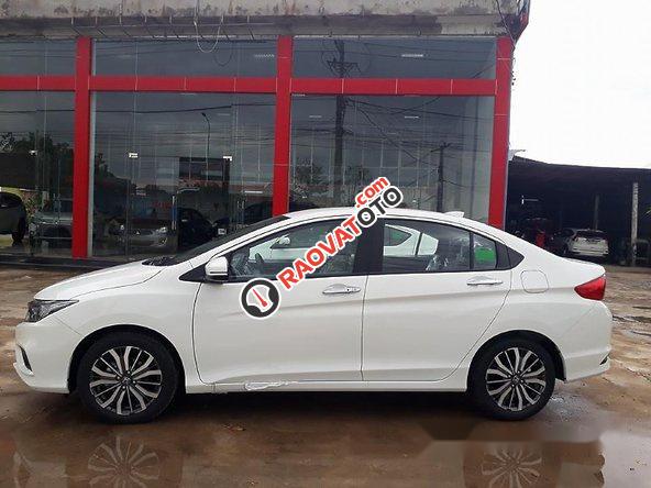 Bán Honda City đời 2017, màu trắng, giá chỉ 568 triệu-2