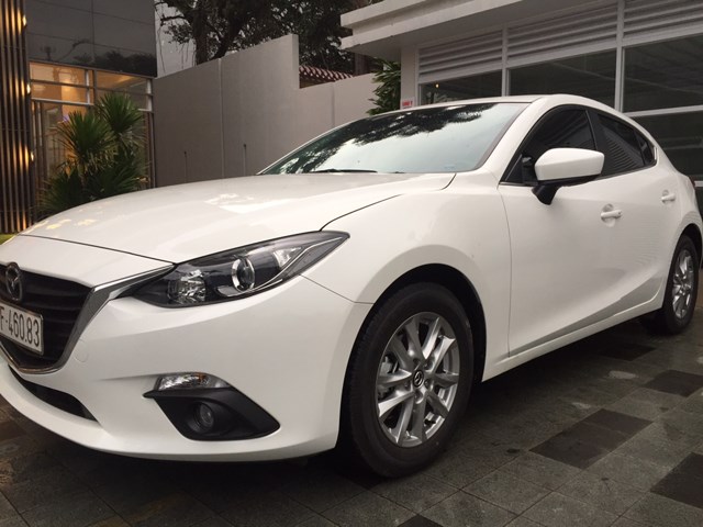 Cần bán xe Mazda 3 đời 2017, màu trắng, xe nhập -11