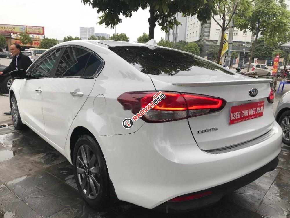 Cần bán gấp Kia Cerato 1.6 MT năm 2017, màu trắng-5