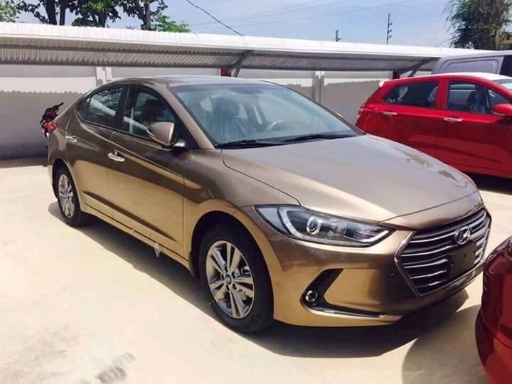 Cần bán xe Hyundai Elantra 2017, màu đỏ, nhập khẩu-13