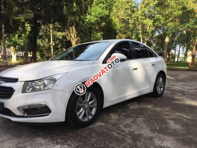 Cần bán gấp Chevrolet Cruze MT đời 2015, màu trắng-0