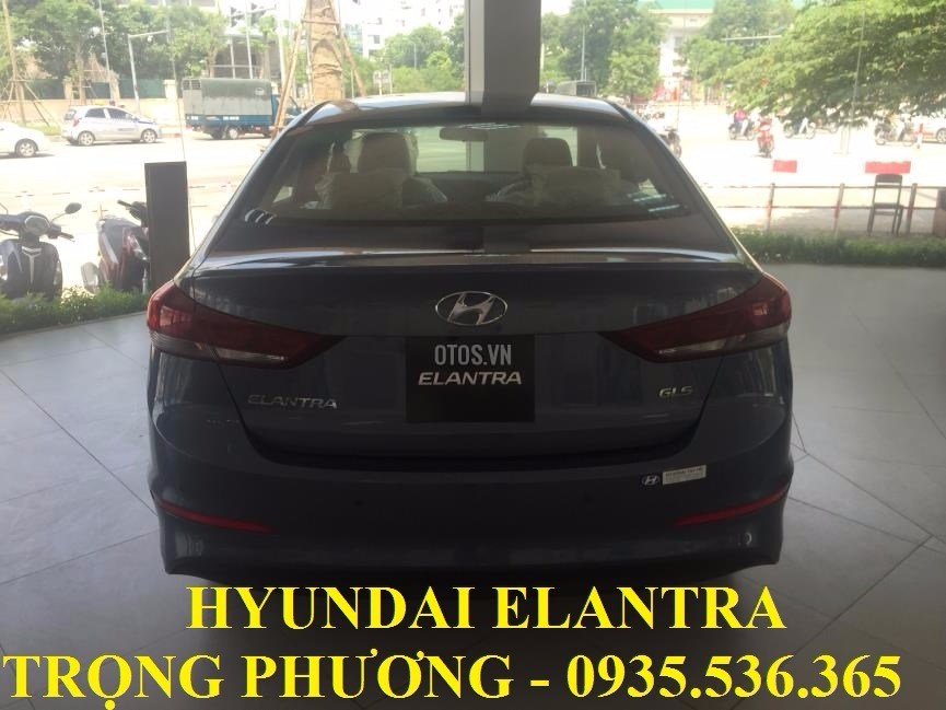 Cần bán Hyundai Elantra đời 2017, màu đen, nhập khẩu-13