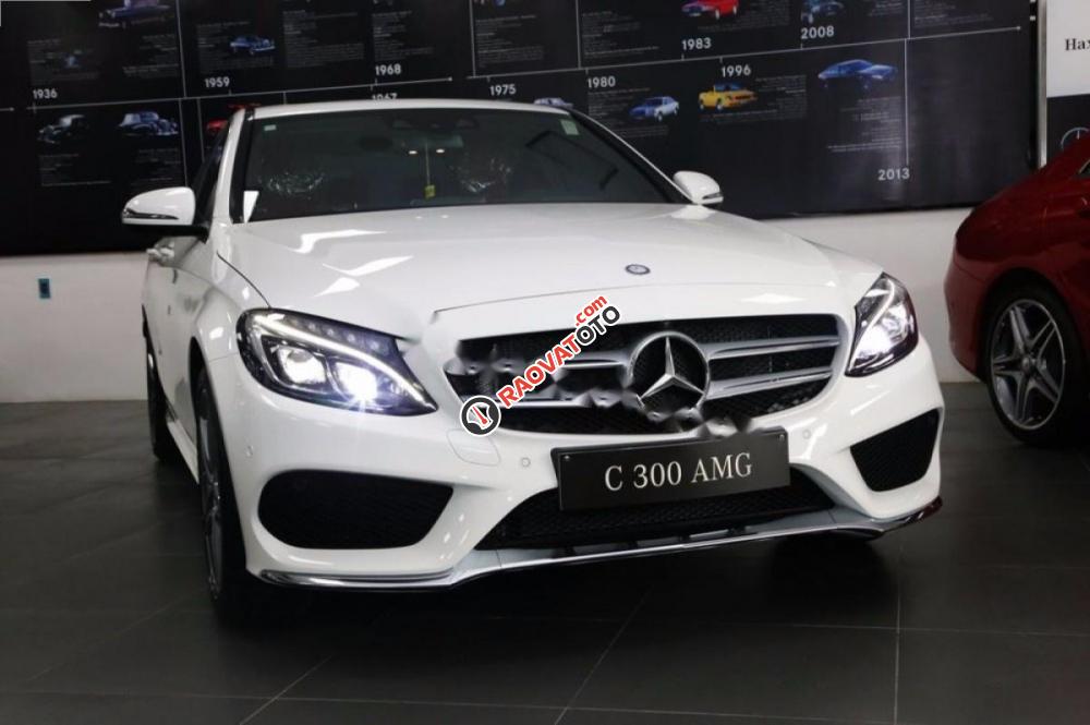 Bán xe Mercedes C300 AMG đời 2017, màu trắng như mới-2