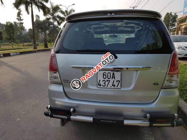 Cần bán lại xe Toyota Innova năm 2009, màu bạc, giá tốt-1