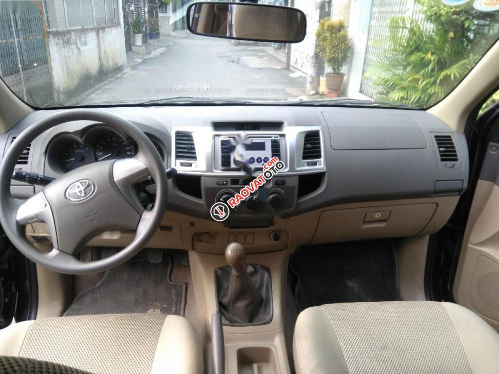 Cần bán lại xe Toyota Hilux đời 2013, màu đen, nhập khẩu số sàn, giá chỉ 405 triệu-7