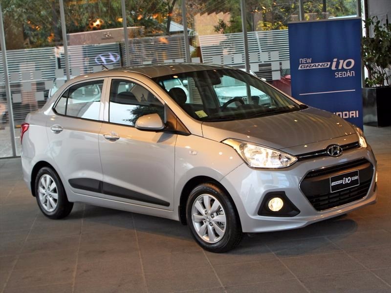 Bán Hyundai Grand i10 đời 2017, màu đỏ, nhập khẩu  -16