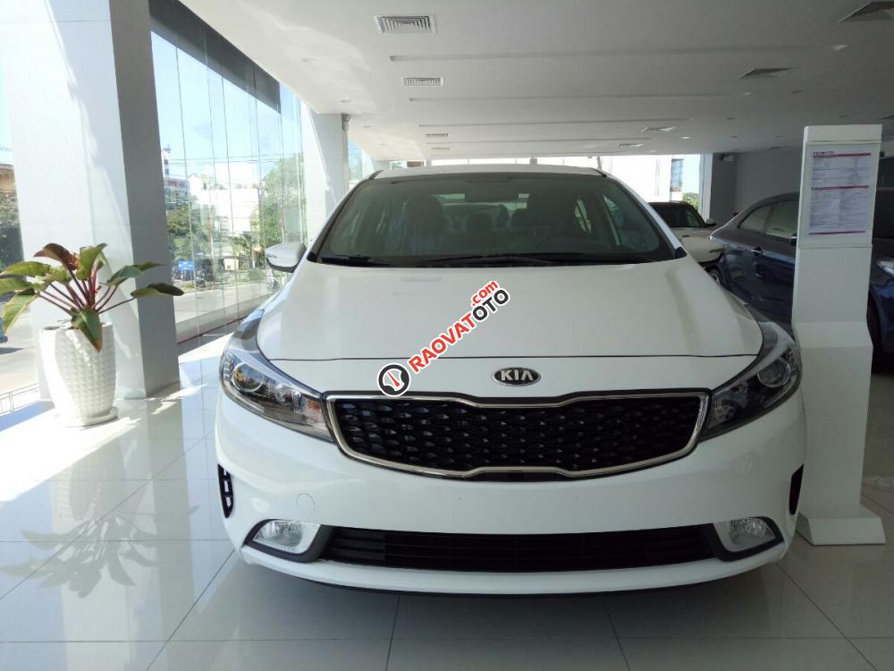 Kia Cerato 1.6 số sàn, màu trắng, giá ưu đãi tại Kia Khánh Hòa-4