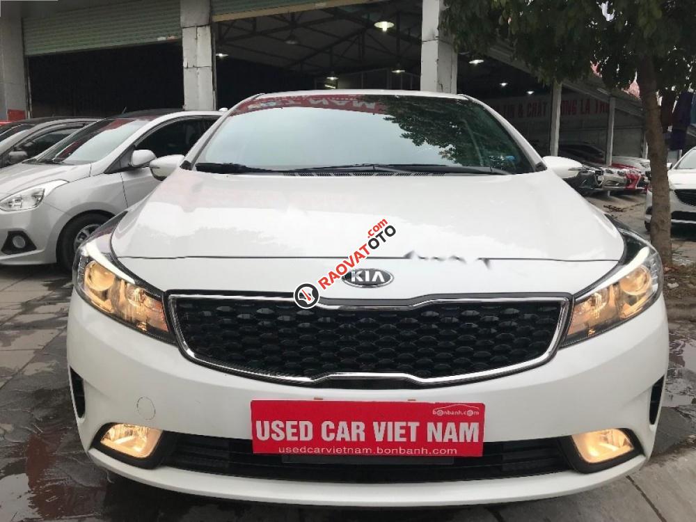 Cần bán gấp Kia Cerato 1.6 MT năm 2017, màu trắng-0