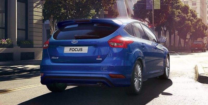 Bán ô tô Ford Focus sản xuất 2017, màu xanh lam, xe nhập-2