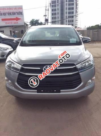 Bán ô tô Toyota Innova sản xuất 2017, giá tốt-0