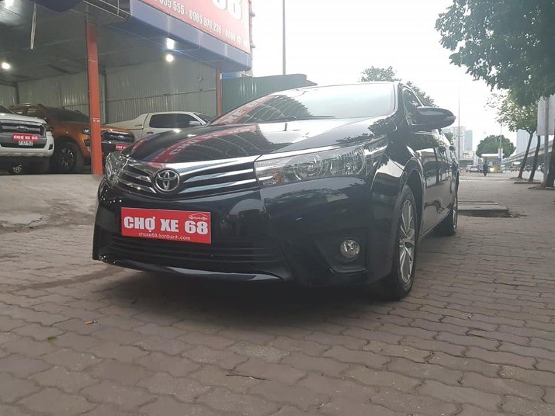 Cần bán lại xe Toyota Corolla altis 1.8 đời 2015, màu đen, xe nhập-2