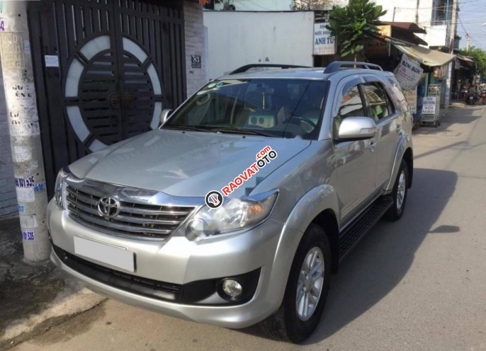 Cần bán xe Toyota Fortuner 2.7V 4x2 đời 2014, màu bạc, giá chỉ 795 triệu-2