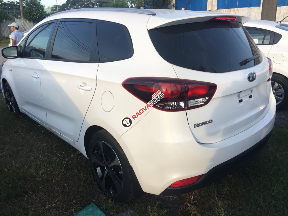 Bán Kia Rondo 2018 - 2.0 GATH, đủ màu, xe có sẵn, hỗ trợ giao xe tận nhà - 0901.078.222-5