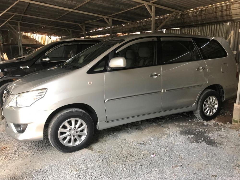 Bán xe Toyota Innova đời 2012, màu bạc, nhập khẩu  -2