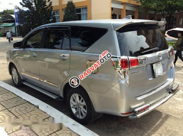 Cần bán xe Toyota Innova MT đời 2017, màu bạc, giá 690tr-2