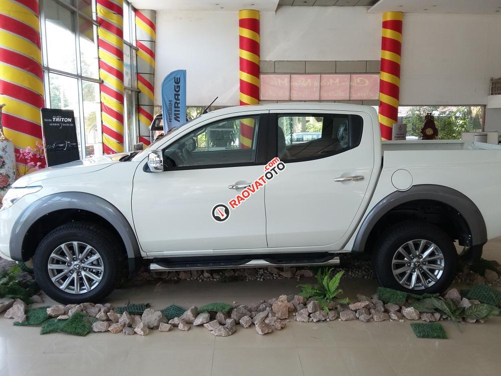 Bán xe Mitsubishi Triton 4x2AT đời 2017, màu trắng, nhập khẩu, giá tốt tại Quảng Nam, LH Quang 0905596067-2