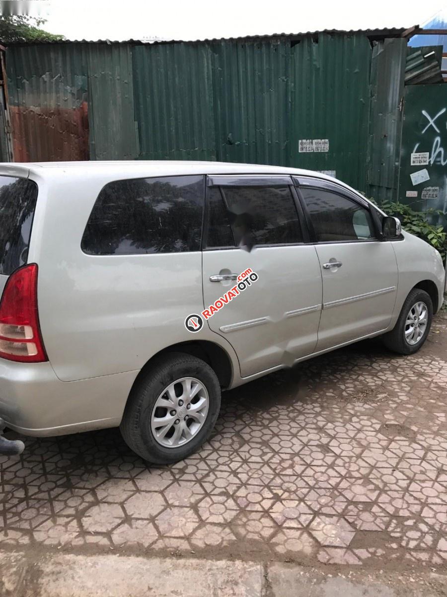 Cần bán xe Toyota Innova G sản xuất 2007, màu bạc như mới-2