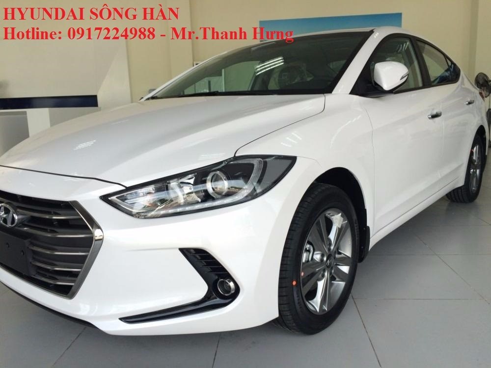 Bán xe Hyundai Elantra năm 2017, màu trắng, xe nhập -1