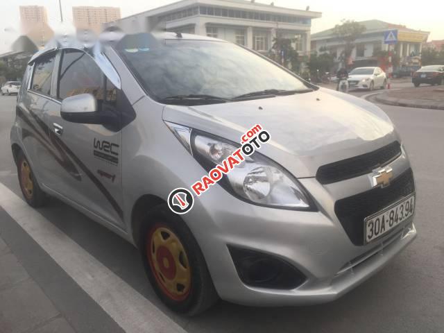 Bán Chevrolet Spark đời 2015, màu bạc-0