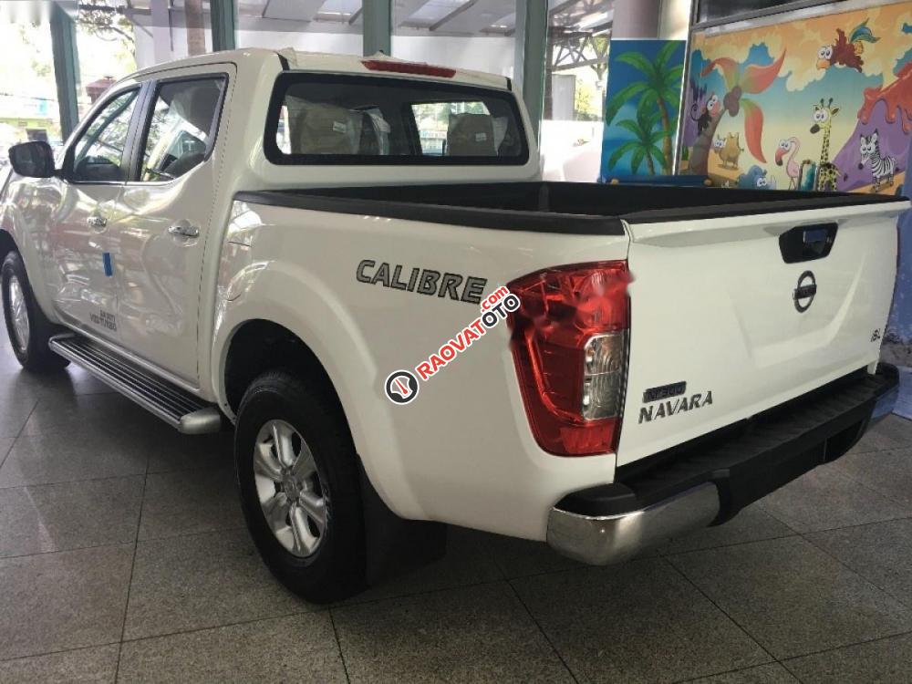 Cần bán Nissan Navara EL 2WD sản xuất 2017, màu trắng, nhập khẩu giá cạnh tranh-2