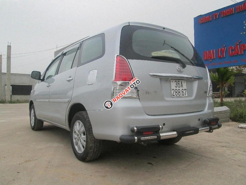 Bán xe Toyota Innova G 2010, màu bạc chính chủ-3