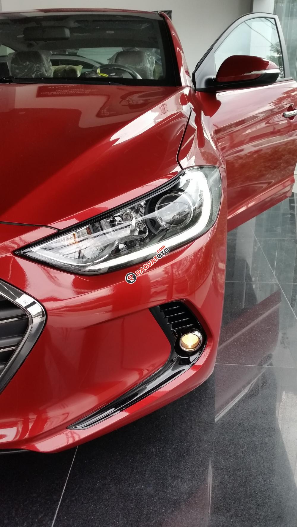 Mua xe Hyundai Elantra 2018, nhận ngay gói KM khủng lên đến 100tr-6