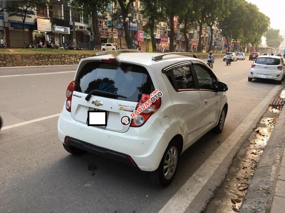 Bán Chevrolet Spark LTZ đời 2014, màu trắng chính chủ, 315 triệu-2