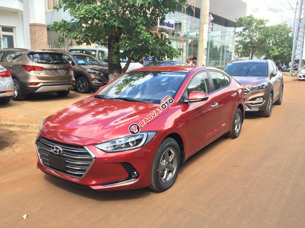 Cần bán xe Hyundai Elantra (MT) đời 2018, màu đỏ tại Hyundai Daklak - Hỗ trợ vay vốn 80% giá trị xe - Hotline 0948945599-0